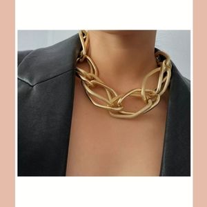 Gold Lightweight Metal Chain Choker Clavicle Necklace